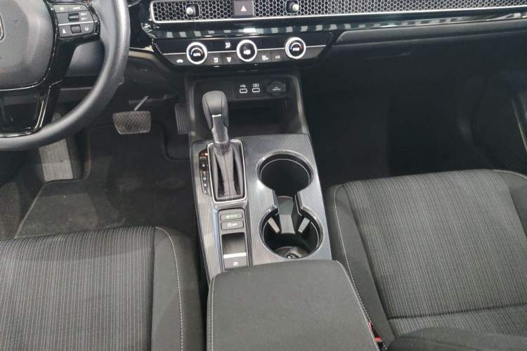 Used Honda Civic 2023 240TURBO CVT Dynamic Edition Gear Lever