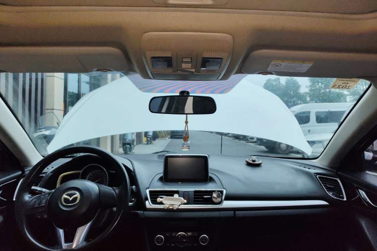 Used Mazda 3 Axela 2014 Sedan 1.5L Automatic Luxury Model