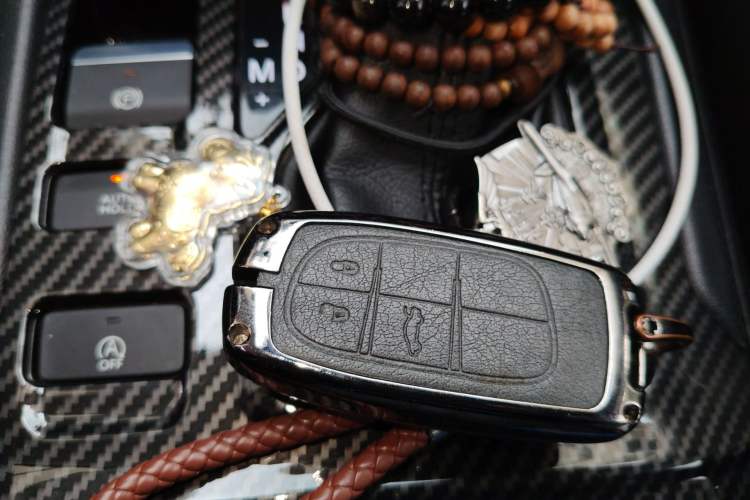 Used Jeep Grand Commander 2018 2.0T Four-Wheel Drive Enjoyment Edition China VI Vehicle Key