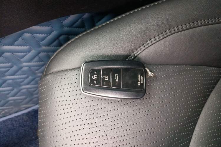 Used Toyota Avalon 2021 2.5L Luxury Edition Vehicle Key