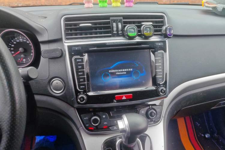 Used Haval H6 2017 Blue Label Sport Edition 1.5T Automatic Two-Wheel Drive Luxury Model Audio And AC Panel