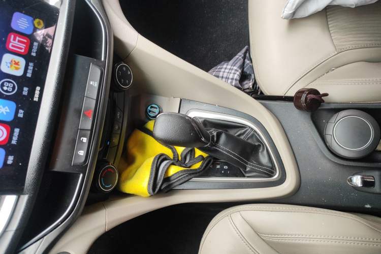 Used Buick GT 2017 15N Automatic Elite Version Gear Lever