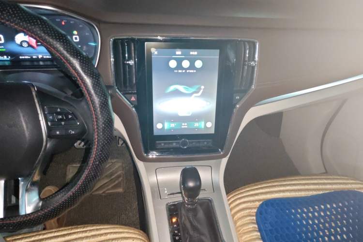 Used Roewe RX5 New Energy 2017 eRX5 50T Hybrid Connected Prestige Flagship Edition
