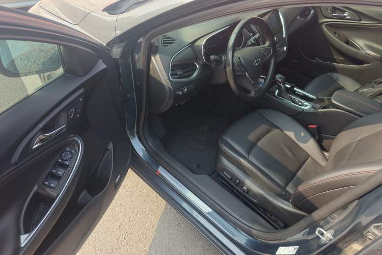 Used Chevrolet Malibu XL 2021 Redline 550T Automatic Smart Edition Driver Seat