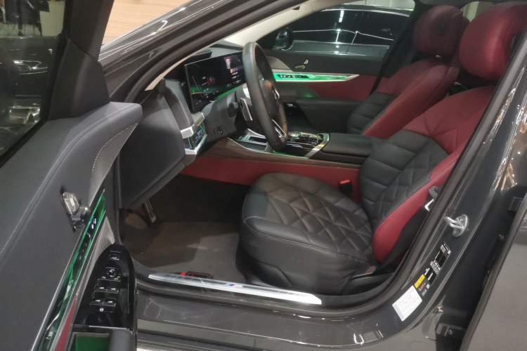 Used BMW i7 2023 eDrive50L Leading M Sport Package
