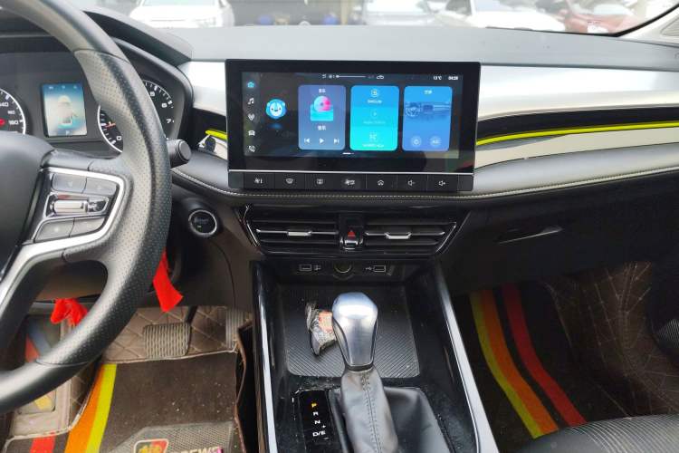 Used Roewe i5 2021 1.5L CVT Platinum Edition
