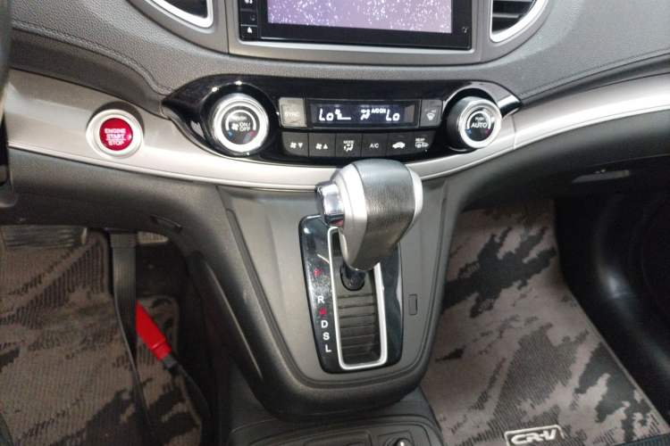 Used Honda CR-V 2015 2.4L two-wheel drive luxury version
