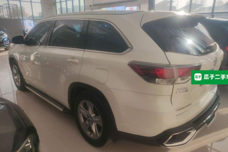 Used Toyota Highlander 2017 2.0T Four-Wheel Drive Luxury Edition 7 Seats Rear Left 45 Deg