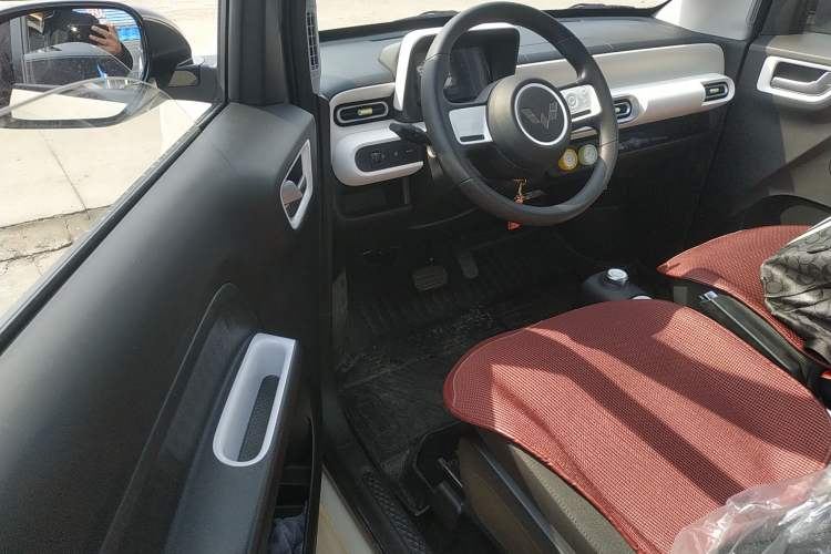 Used Wuling Hongguang MINIEV 2024 3rd Generation 215km Youth Edition