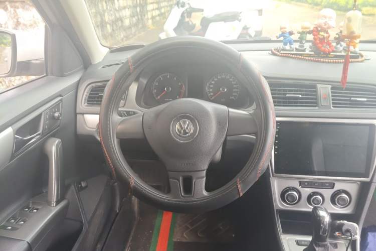 Used Volkswagen Lavida 2013 Revised Classic 1.6L Automatic Fashion Edition