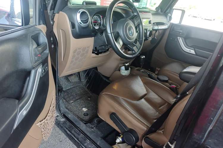 Used Jeep Wrangler 2013 3.6L Sahara Four-Door Edition