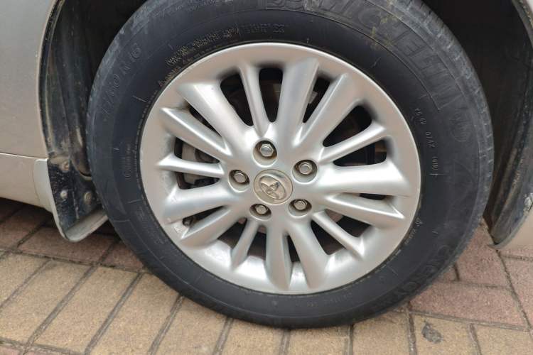 Used Toyota Crown 2007 3.0L Royal Saloon Navigation Right Front Wheel Hub