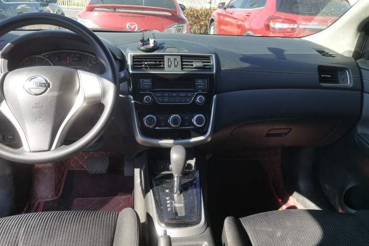 Used Nissan Tiida 2021 1.6L CVT Cool Edition Audio And AC Panel