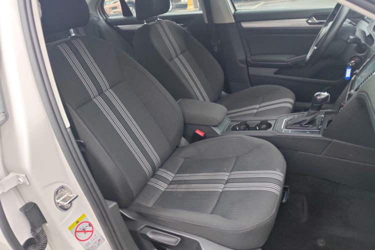 Used Volkswagen Lamando 2015 230TSI DSG Fashion Edition
