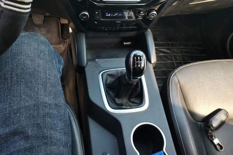 Used Geely Auto Vision X6 2016 1.8L Manual Luxury Model Gear Lever