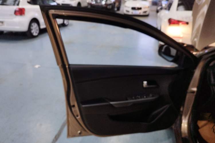 Used Kia K2 2015 Sedan 1.4L Automatic GLS
