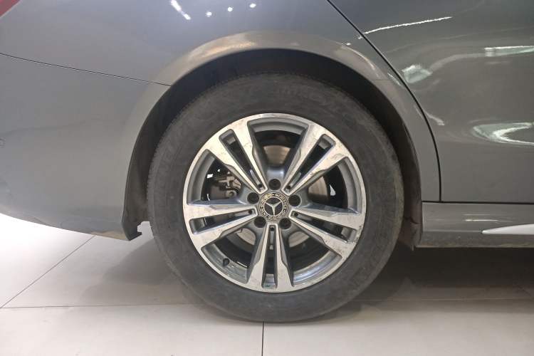 Used Mercedes-Benz C-Class 2018 C 200 L Sport Edition Right Rear Wheel Hub