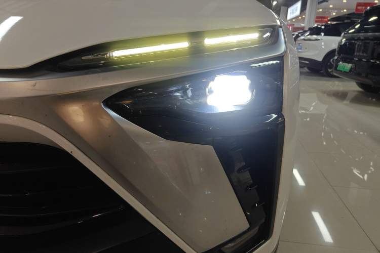 Used Nio ES8 2020 415 km Range 6-Seater Version Left Front Headlight