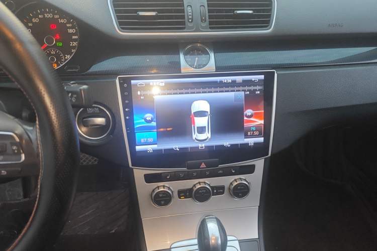 Used Volkswagen Magotan 2012 1.8TSI Luxury Model Audio And AC Panel