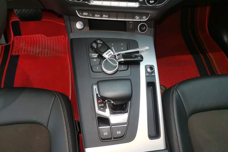 Used Audi Q5L 2020 Revised 40 TFSI Prestige Edition Gear Lever