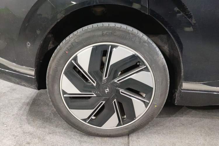 Used Dongfeng eπ eπ008 2025 210 Ultra Smart Drive Version 6 Seats Right Rear Wheel Hub