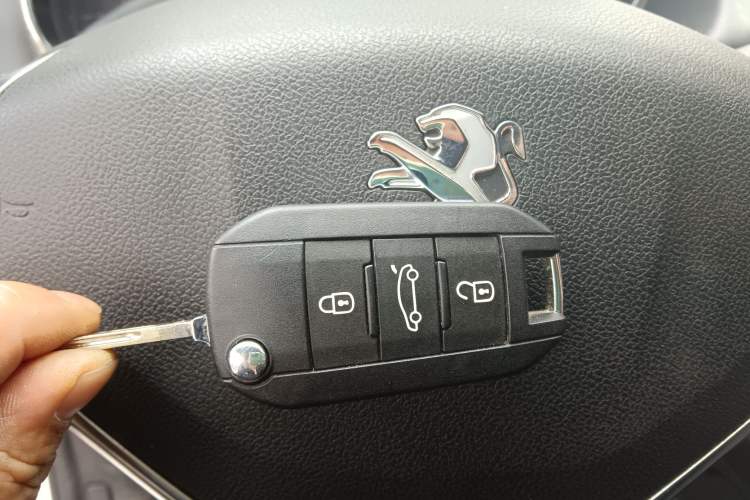 Used Peugeot 3008 2015 2.0L Automatic Trend Edition
