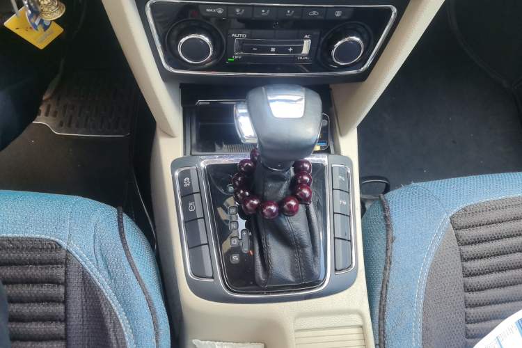 Used Skoda Superb 2012 1.8TSI Automatic Prestige Edition Gear Lever