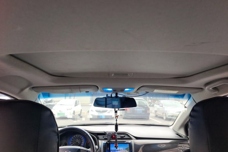 Used Honda Crider 2013 1.8L automatic luxury edition
