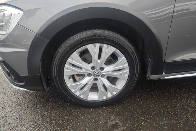 Used Volkswagen C-TREK 2017 230TSI DSG Comfort Version
