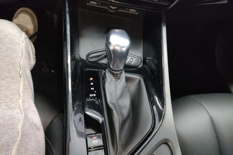 Used Roewe i5 2021 1.5L CVT Diamond Edition Gear Lever