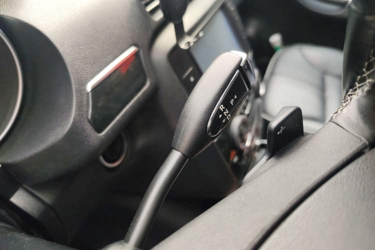 Used Mercedes-Benz R-Class 2017 R 320 4MATIC Business Edition Prestige Model