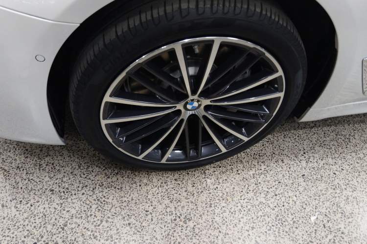 Used BMW 5 Series 2021 Facelifted 530Li Leading Edition M Sport Package