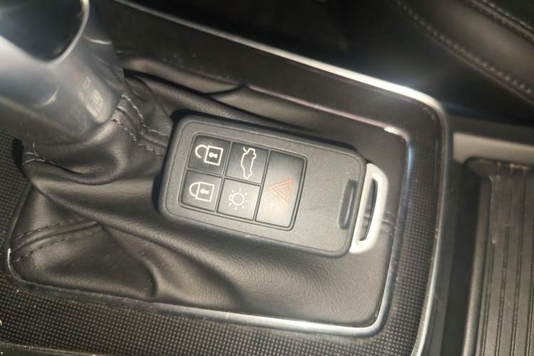 Used Volvo V40 2017 T3 Zhiyi Edition Vehicle Key