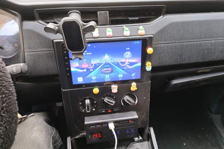 Used Wuling Hongguang PLUS 2019 1.5T Manual Standard Edition 5 Seats Audio And AC Panel