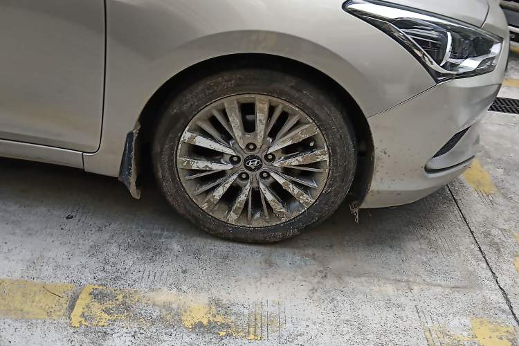 Used Hyundai Mistra 2017 1.8L Automatic Smart GLS China V Standard Right Front Wheel Hub