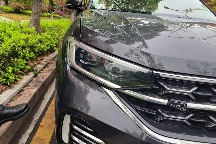 Used Volkswagen Tayron 2023 330TSI Two-Wheel-Drive R-Line High-Energy Version Right Front Headlight