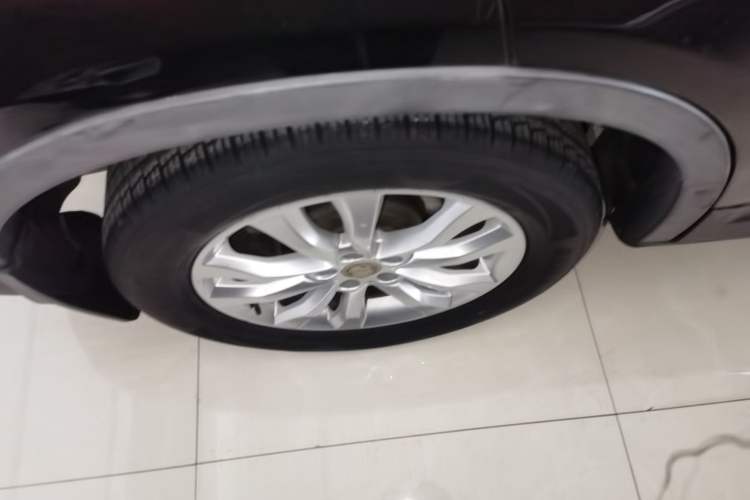 Used Dongfeng Aeolus AX7 2015 2.0L Automatic Zhiyi Trim
