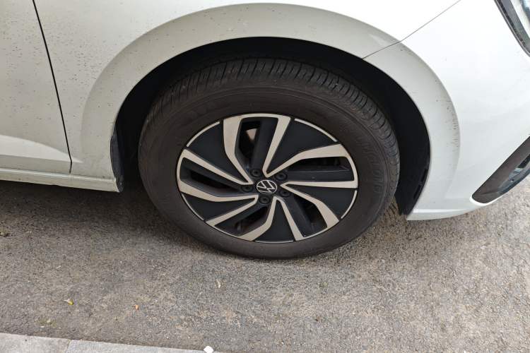 Used Volkswagen Lavida 2025 New Sharp 1.5L Outstanding New Vision Edition Exterior 1