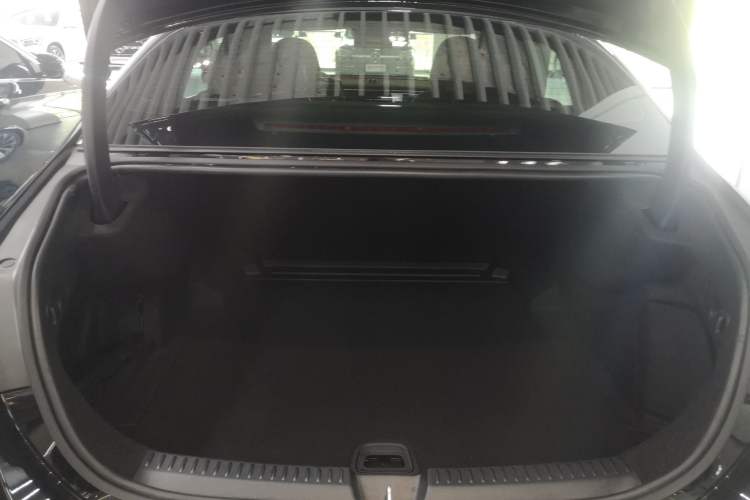 Used Mercedes-Benz E-Class 2024 E 300 L Luxury Model Trunk