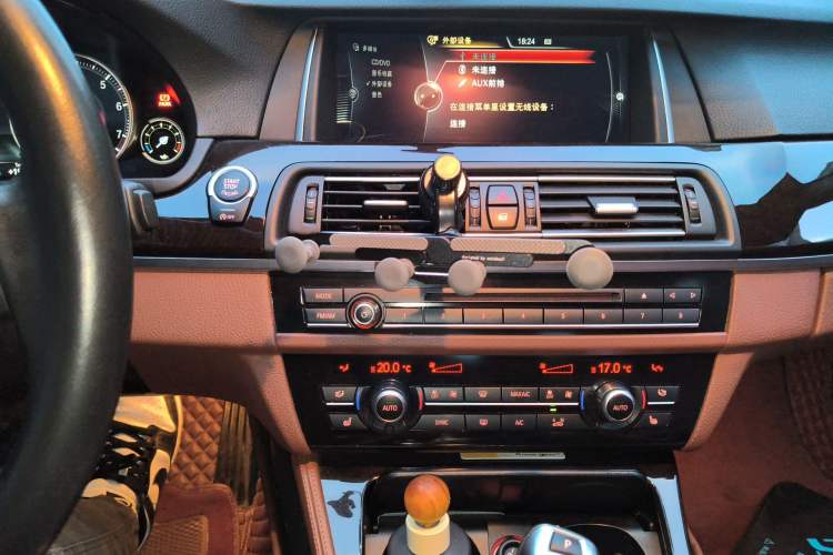 Used BMW 5 Series 2014 528Li Leading Model
