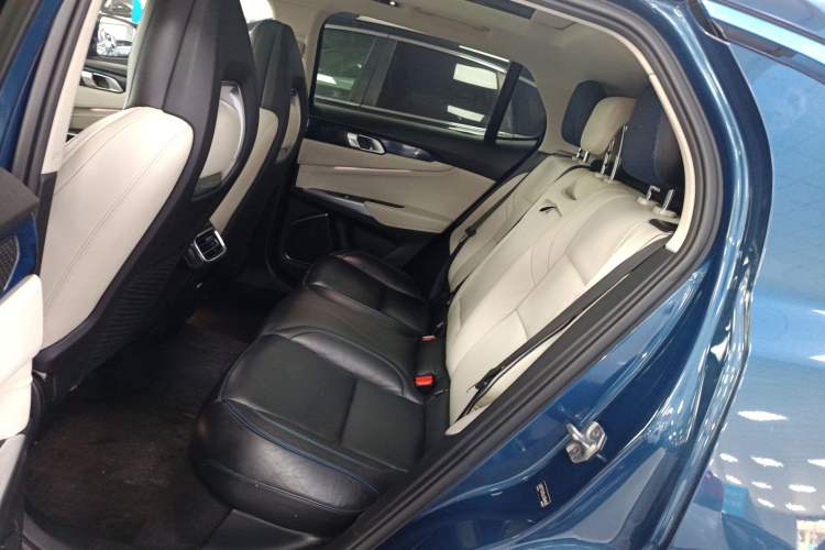 Used Lynk & Co 01 2017 2.0T Two-Wheel Drive Zhaopu Version
