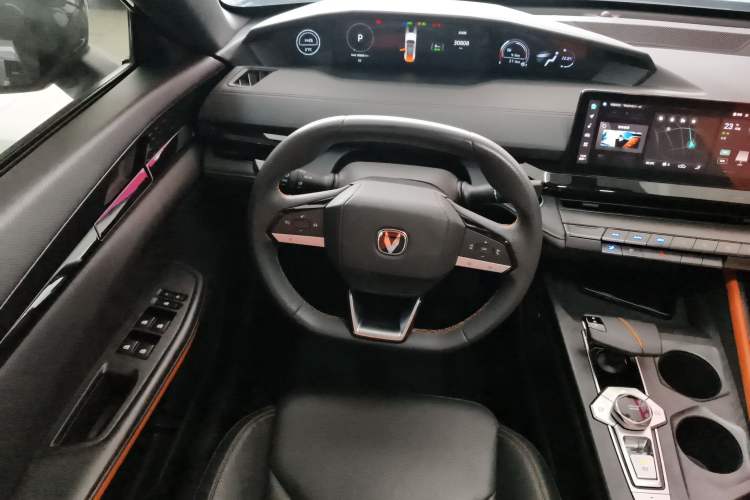 Used CHANGAN UNI-V iDD 2023 Zhidian iDD 1.5T 113km Smart & Fun Version (Rapid Edition)
