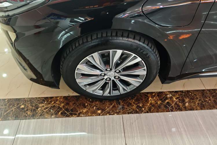 Used Hongqi E-QM5 2024 610 km PLUS Left Front Wheel Hub