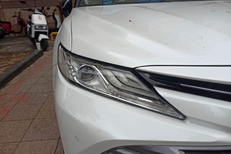 Used Toyota Camry 2018 2.5G Luxury Edition Right Front Headlight