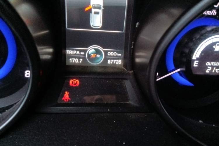 Used CHANGAN CS75 2014 2.0L Manual Luxury Version China IV Standard