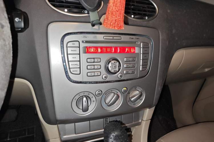 Used Ford Focus 2011 Sedan 1.8L Automatic Fashion Edition
