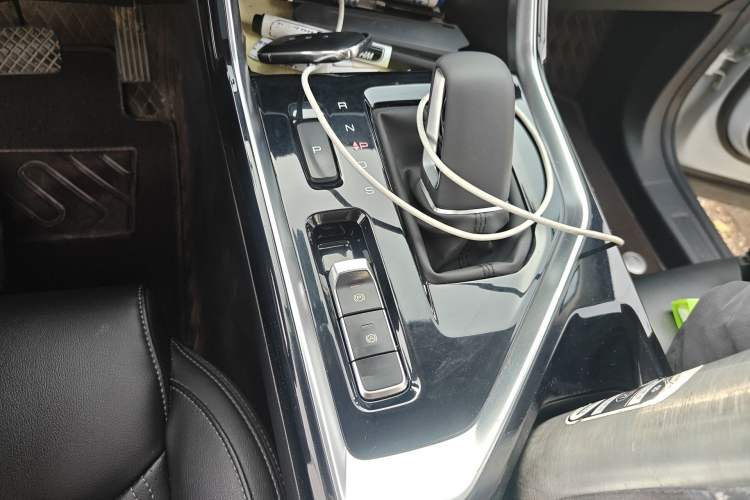 Used Wuling Asta 2022 2.0L DHT Electric-Speed Version Gear Lever