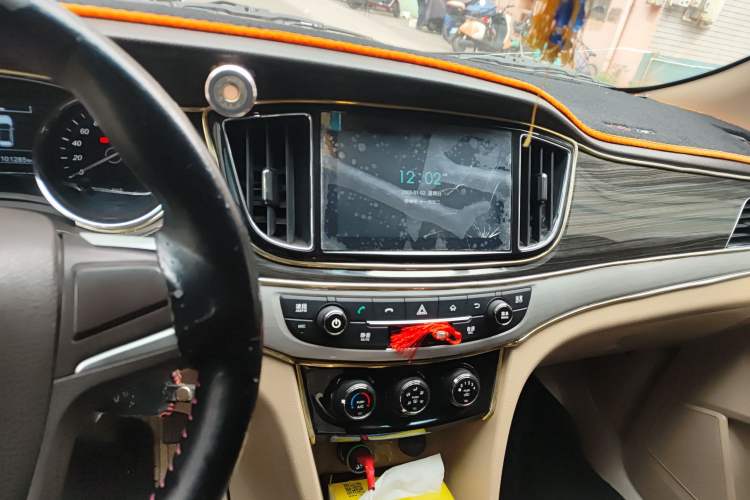 Used Baojun 730 2016 1.5T Manual Comfort Version 7 Seats