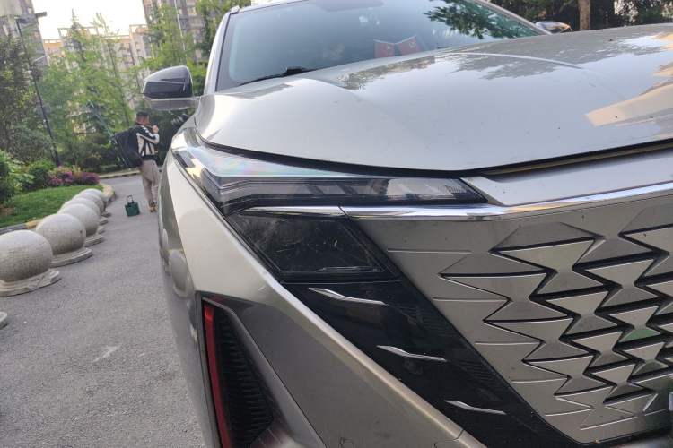 Used CHANGAN OSHAN Z6 2022 Blue Whale 1.5T DCT Luxury Model
