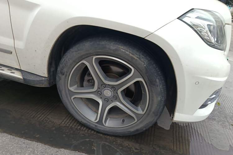 Used Mercedes-Benz GLK-Class 2015 GLK 300 4MATIC Fashion Edition Ultimate Version Right Front Wheel Hub